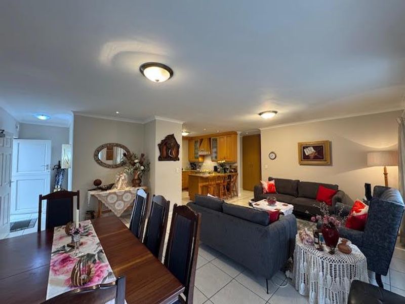 Spacious Separate title 2-bedroom home in La Vie Retirement village - Photo 3