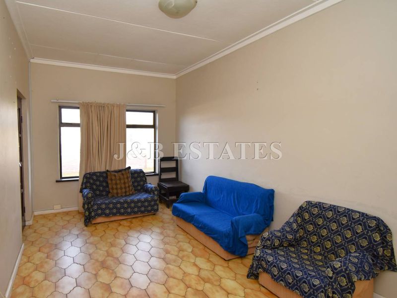 3 Bedroom House On Big Erf - Photo 3
