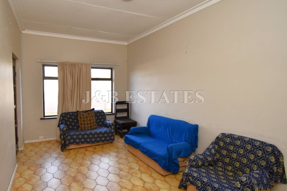 3 Bedroom House On Big Erf - Photo 3