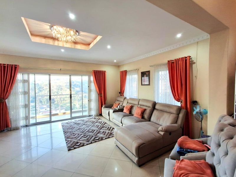 3 Bedroom House for sale in Silverglen - Photo 10