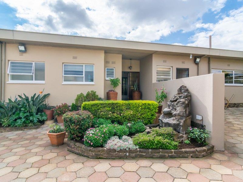 Stunning Family Home in Greenhills - Photo 3