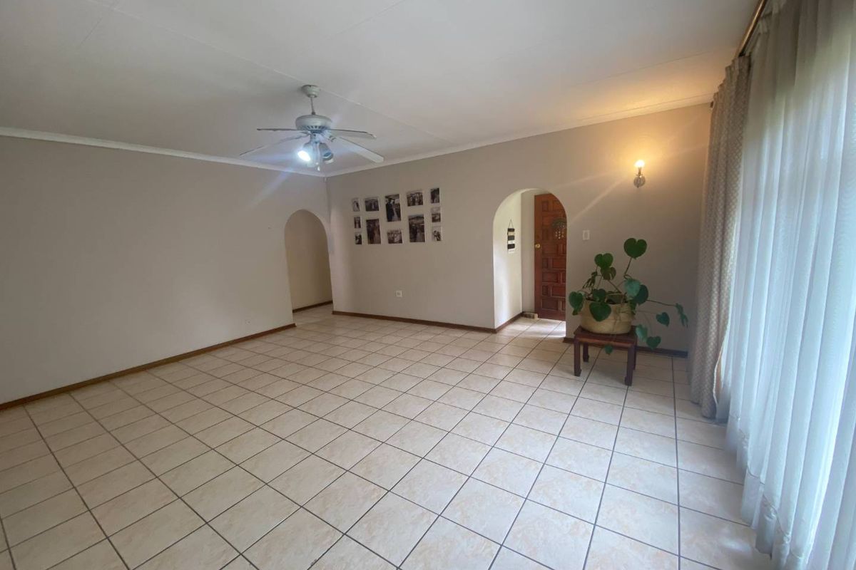 Spacious Family Home for Sale - Photo 3