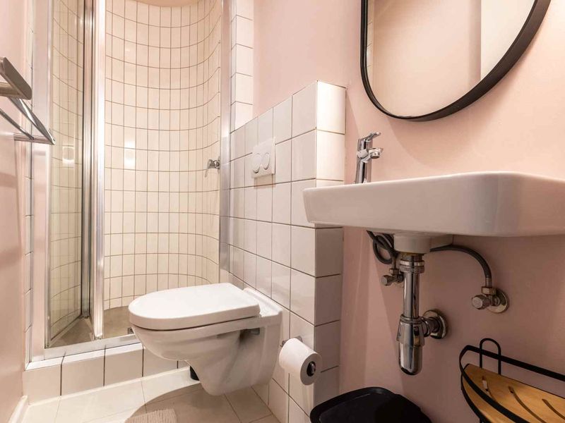 Stylish Studio in Sea Point Steps from the Promenade - Photo 7