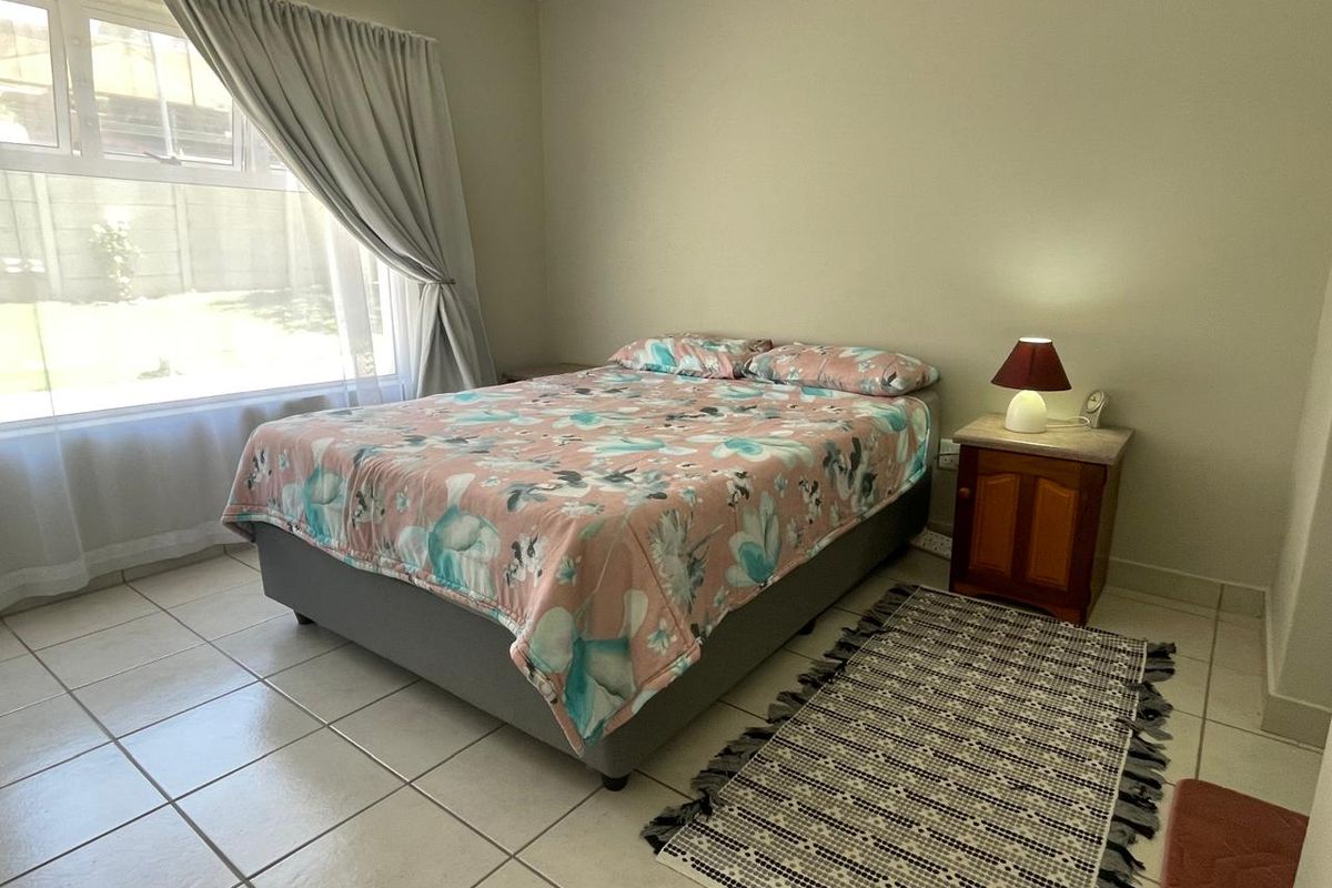 Pet friendly, ground floor apartment - Photo 5