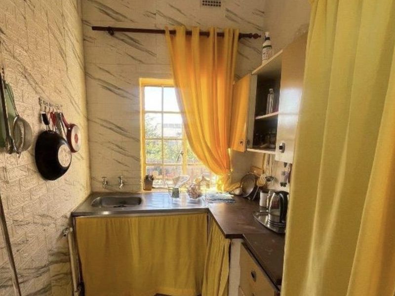 6-Bedroom Semi-Detached Home for Sale – Bezuidenhout Valley, Johannesburg Prime Location | Dual-Living | Investment Potential - Photo 4