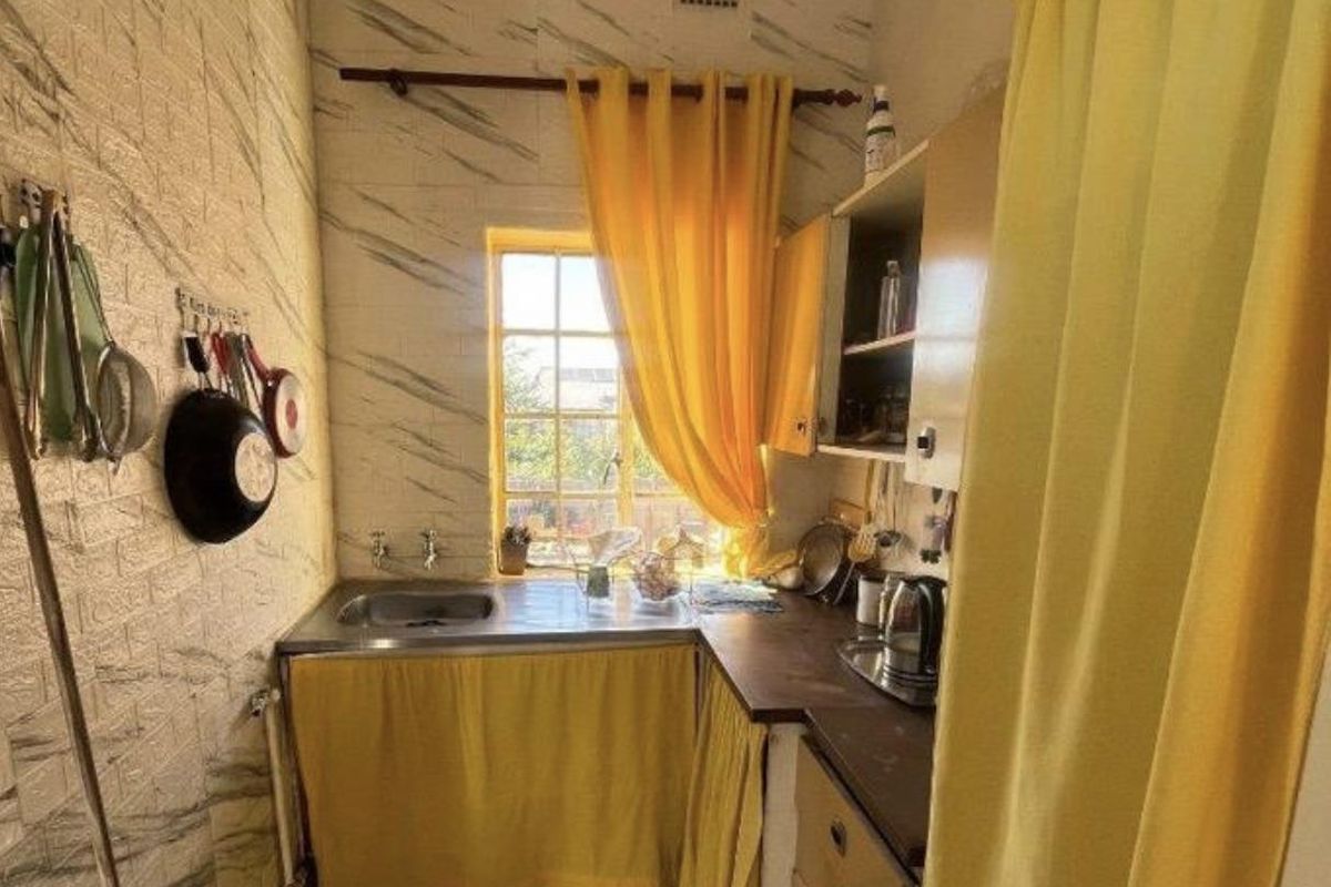 6-Bedroom Semi-Detached Home for Sale – Bezuidenhout Valley, Johannesburg Prime Location | Dual-Living | Investment Potential - Photo 4