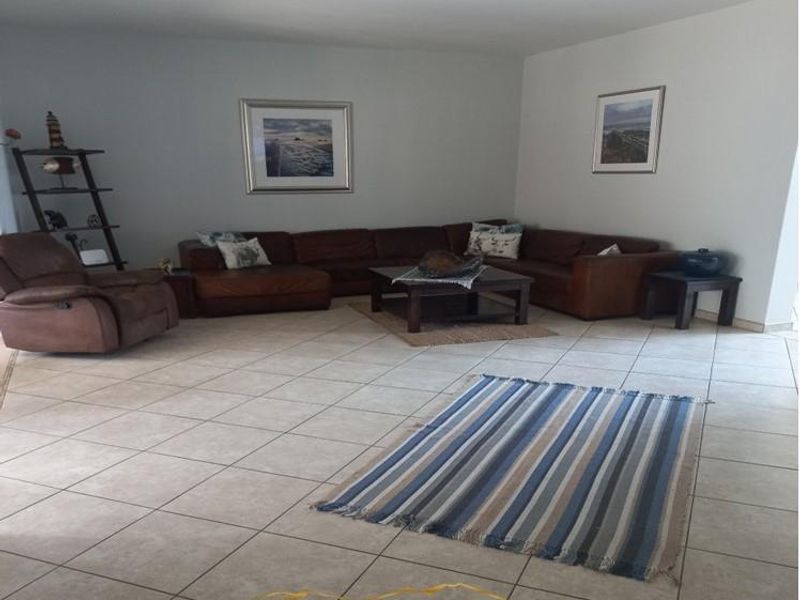 Walvisbay, Fairways Estate |  Stunning Family home for sale - Photo 4