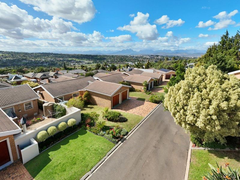North facing! Panoramic Views! Tranquil and Secure Setting! - Photo 4