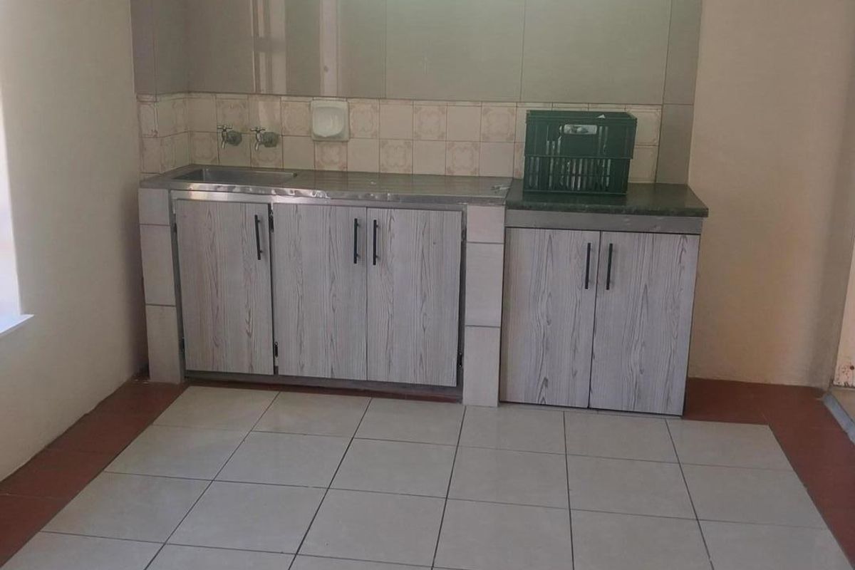 Spacious 1 Bedroom Cottage in Robertsham. - Photo 5
