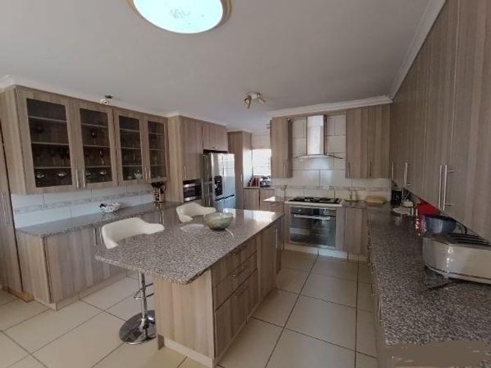Property #2516487, House For Sale in Amberfield