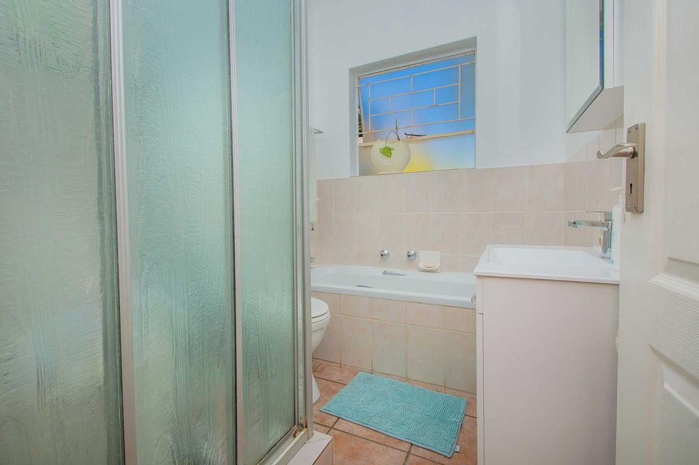 Full bathroom overview