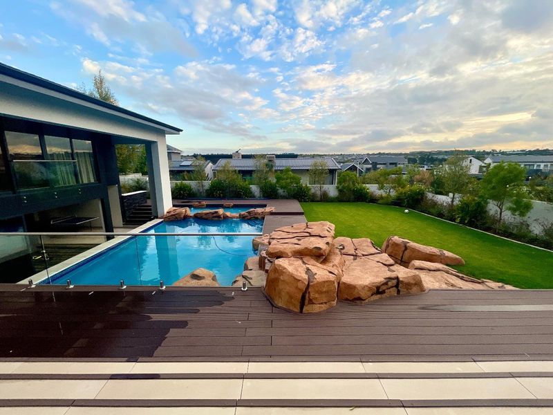 Stunning Five Bedroom Home Available in Waterfall Country Estate - Photo 5