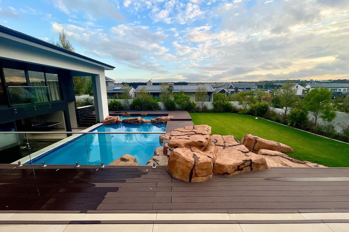 Stunning Five Bedroom Home Available in Waterfall Country Estate - Photo 5