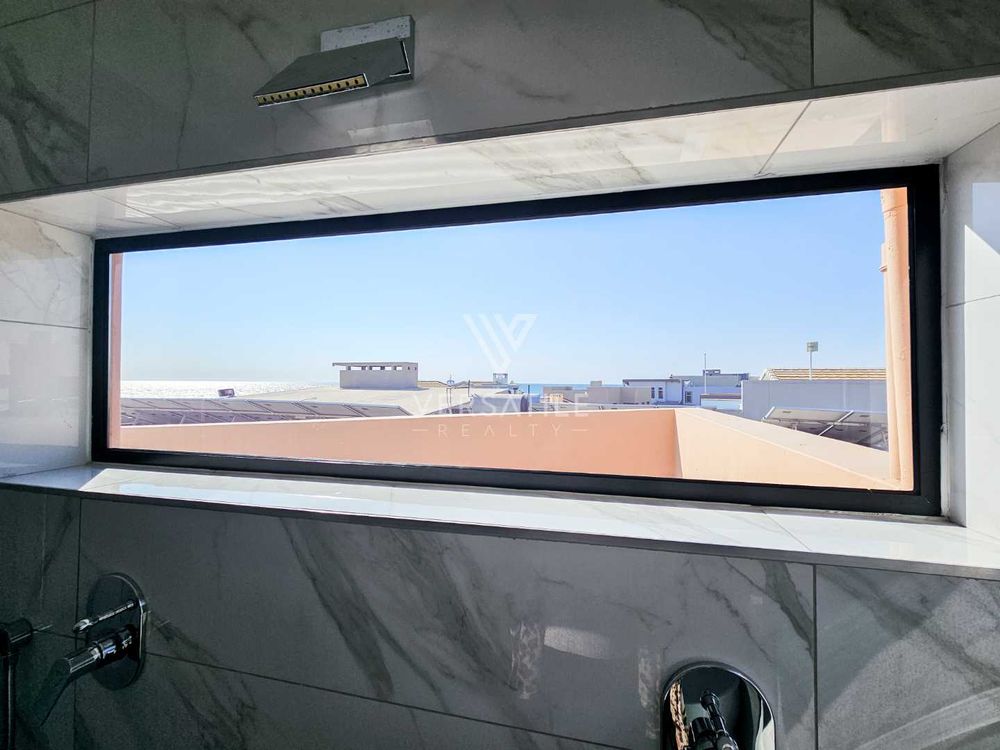 88 - Shower window with Ocean & Desert views