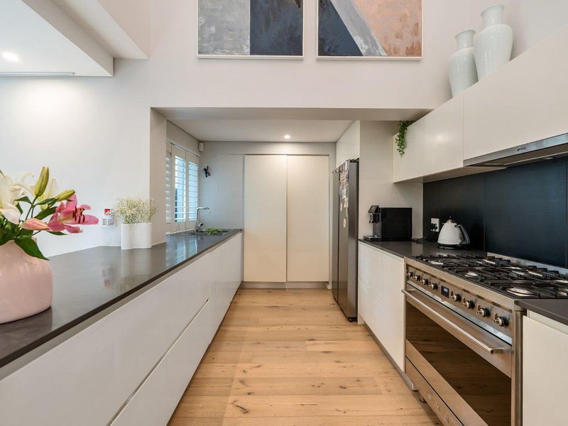 North facing duplex, your new home or Airbnb winner - Photo 8