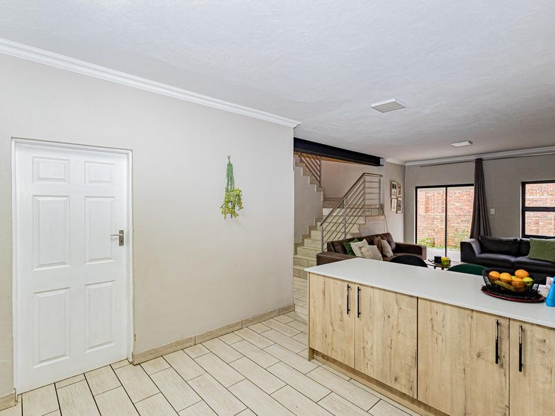 Modern Family Townhouse in Pretoria's Premier 24-Hour Security Estate! - Photo 7