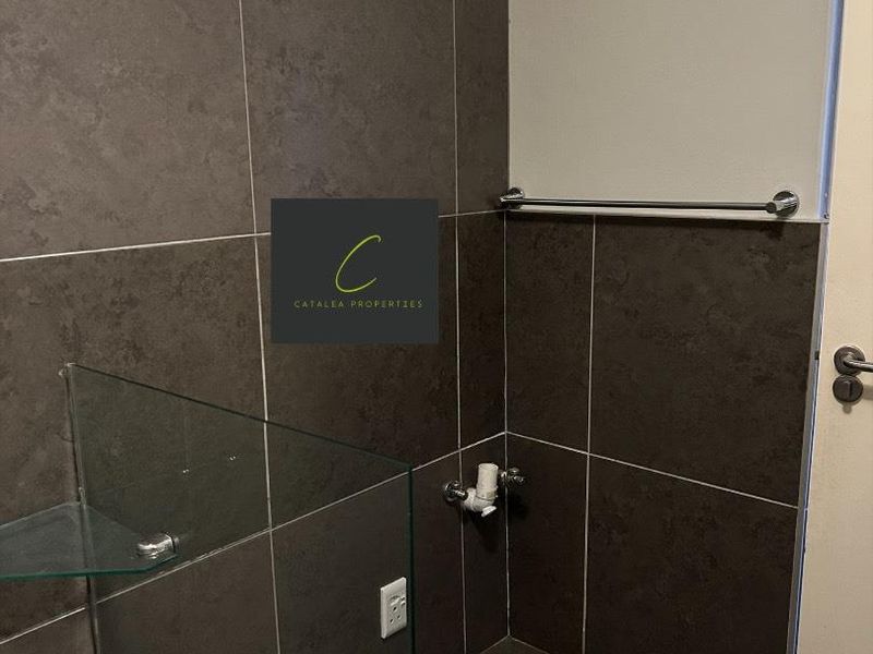 2 bedroom apartment for sale - Photo 10