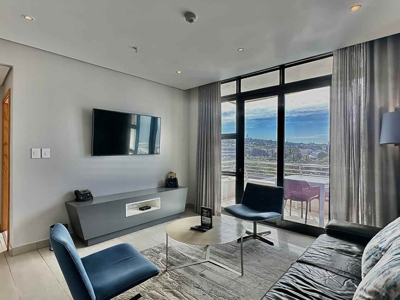 2 BEDROOM | 2 BATHROOM APARTMENT - Photo 1