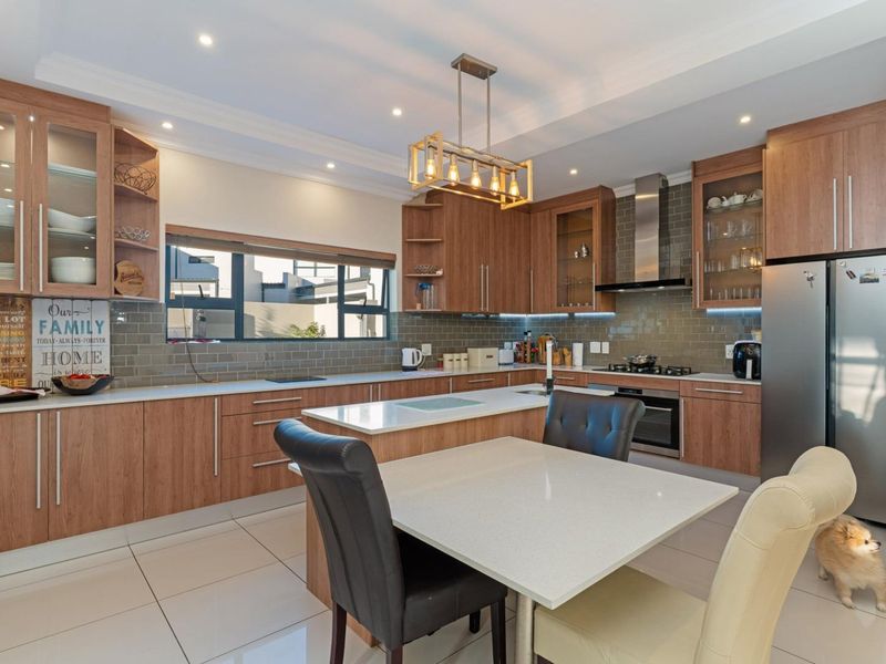 Elegant Family Living in the Heart of Sagewood - Photo 5