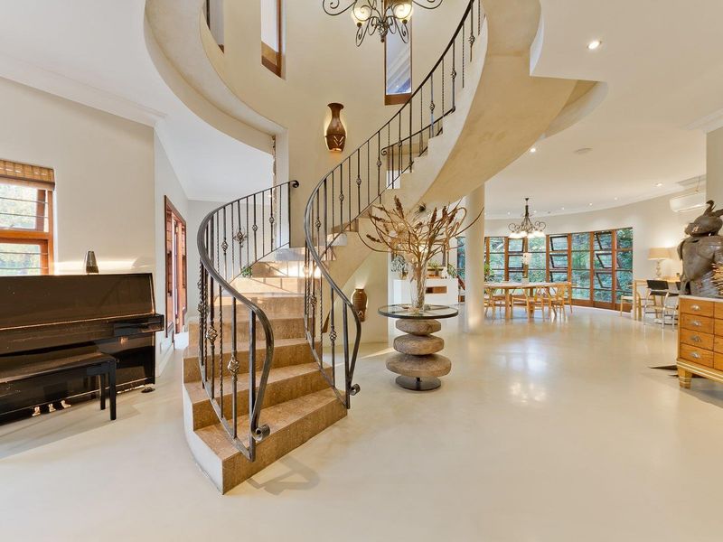 PERFECTLY PRIVATE ENTERTAINER HOME, OOZING WITH CHARACTER AND CHARM WITH A GORGEOUS BREATH-TAKING VIEW - Photo 4