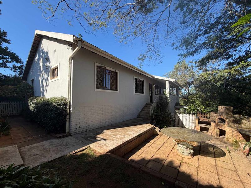 Hendra - Renovators Dream in Parkhill with endless Potential - Photo 1