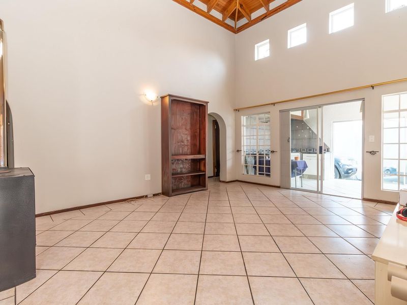 DON’T JUDGE A BOOK BY ITS COVER – THIS HOME HAS IT ALL! - Photo 3