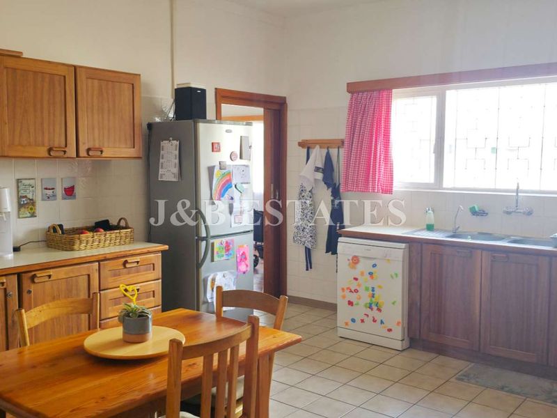 Family House With Flatlet - Photo 7