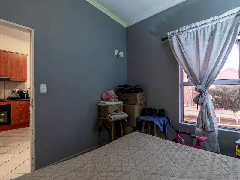 secure 2 bedroom apartment  for sale in Buhrein Estate - Photo 8