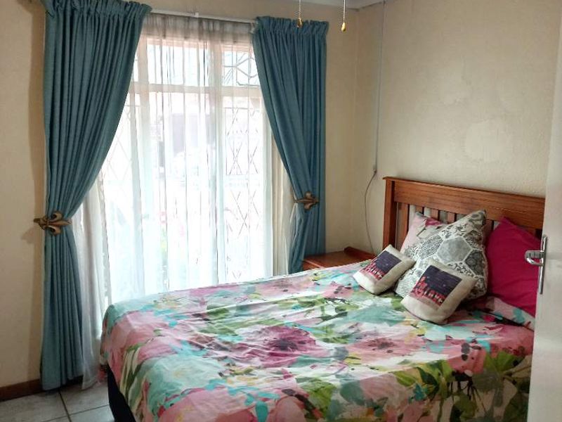 3 Spacious bedroom home+Study+Spacious flat+solar power Installed! - Photo 8