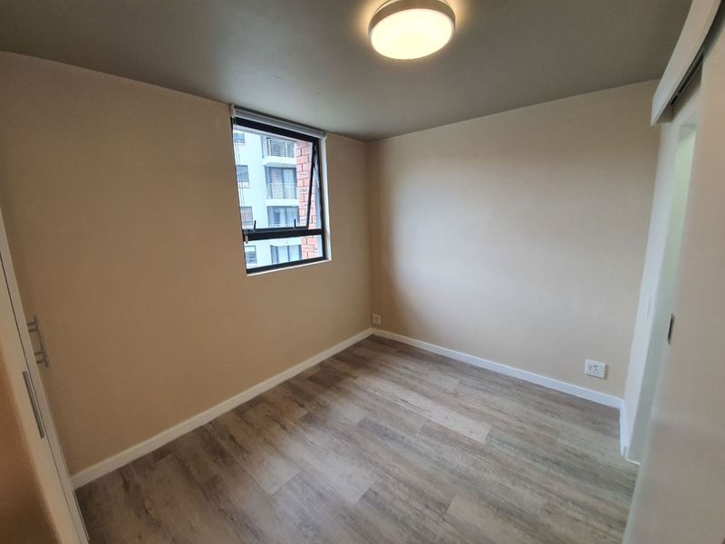 Stylish Obs Court Apartment. - Photo 9