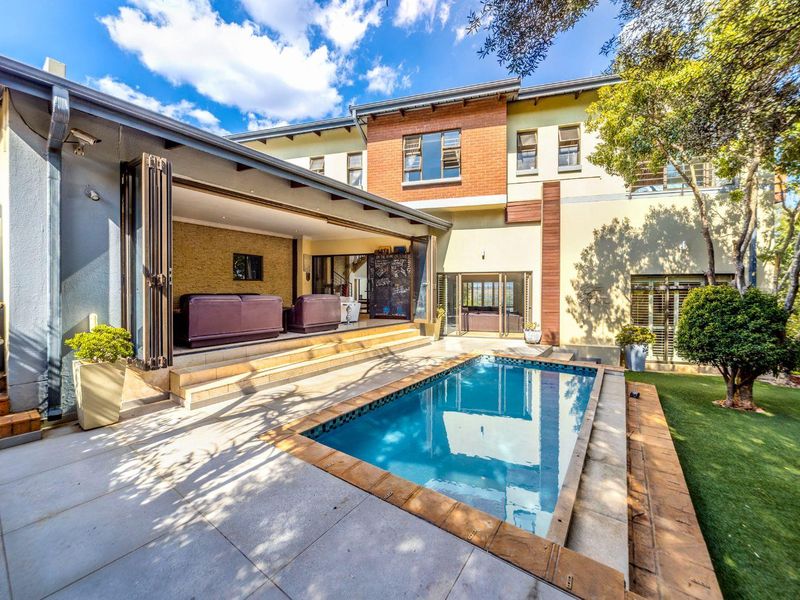 Masterpiece on the Fairway - Photo 2