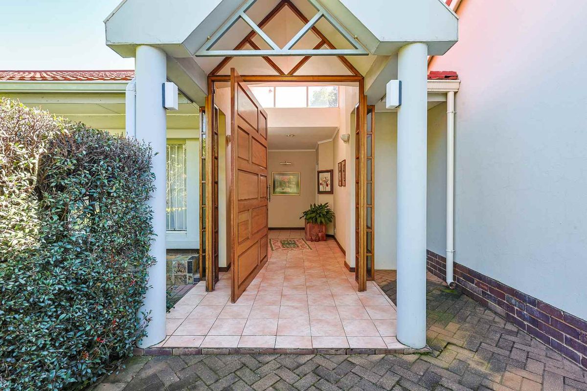 Menlo Park Beauty - Photo 2