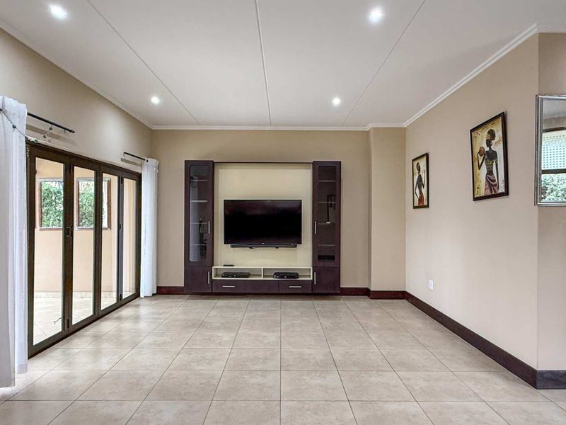 Townhouse in Zimbali Estate with Private Pool - Photo 3