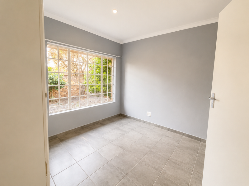 Lock Up, Move In & Love the Space! - Photo 7