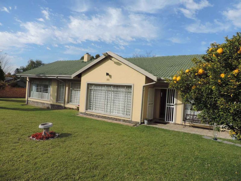 Immaculate home in the heart of Brackenhurst - Photo 1