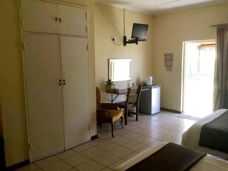 This well know guesthouse in Katima Mulilo is up for sale. - Photo 8