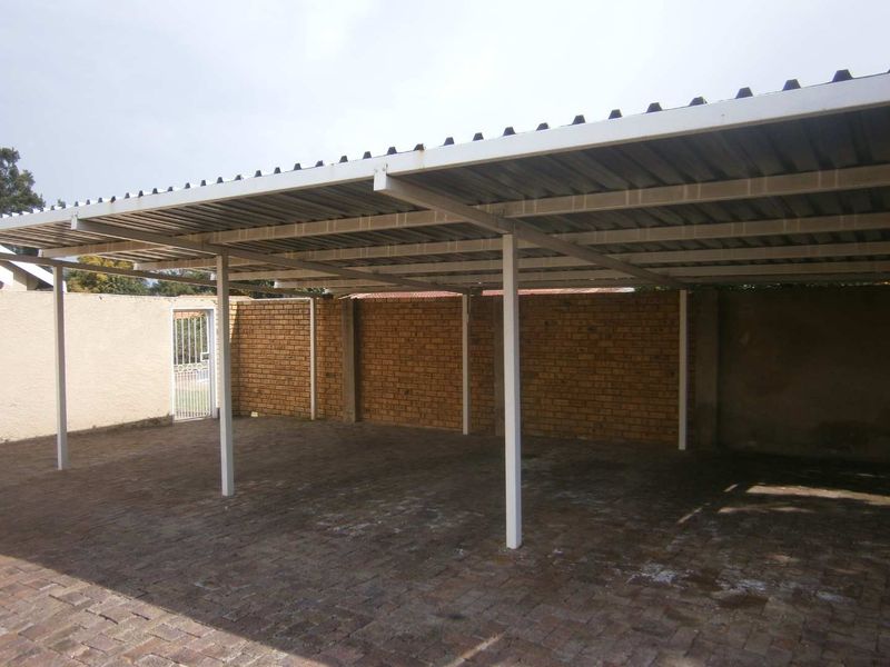 House to Rent in Brackendowns - Photo 4
