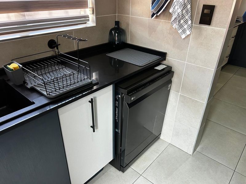 Stunning Facebrick Cluster for rent - Photo 8
