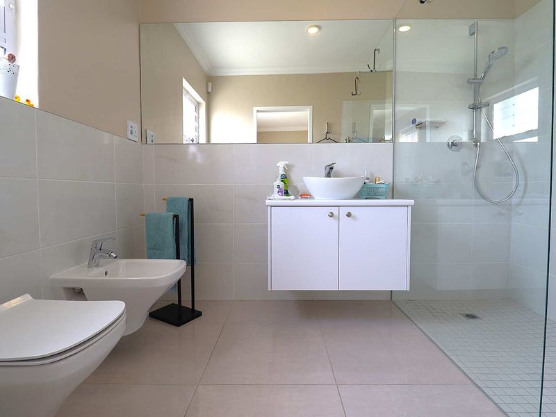 Modern One-Level Coastal Townhouse with Private Garden for Sale in Swakopmund, Namibia - Photo 9