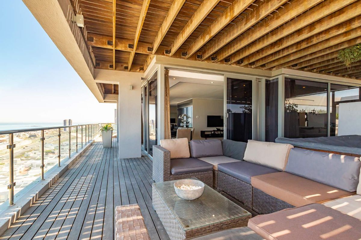 A rare opportunity to own one of Blouberg’s most exclusive penthouses. - Photo 3