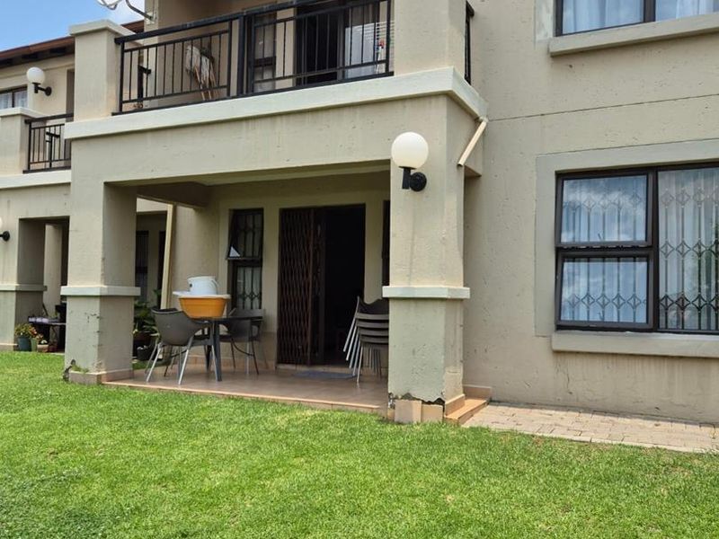 Location Meyersdal and lock up and go, with 24 hour security, what a pleasure. - Photo 1