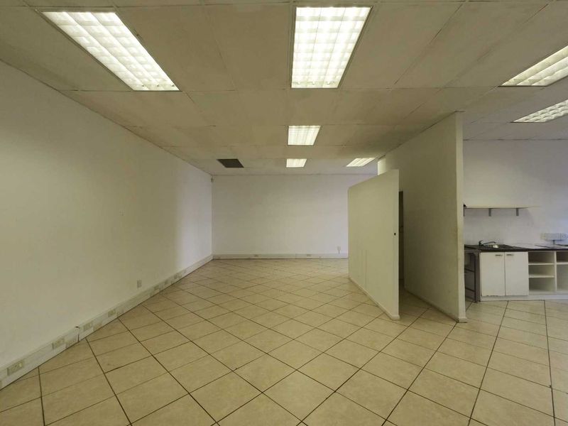 102m2 | TILED STORAGE/OFFICE | AVAILABLE TO LET - Photo 7