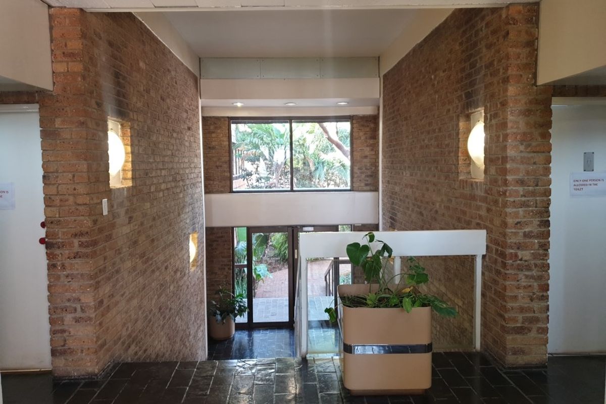 OFFICE SPACE TO RENT IN PARKTOWN - Photo 2