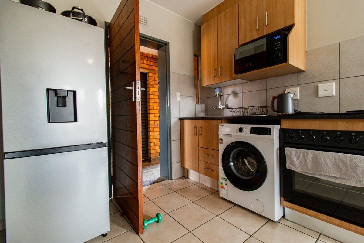 Embrace City Life: Modern, Secure, Convenient - Photo 4