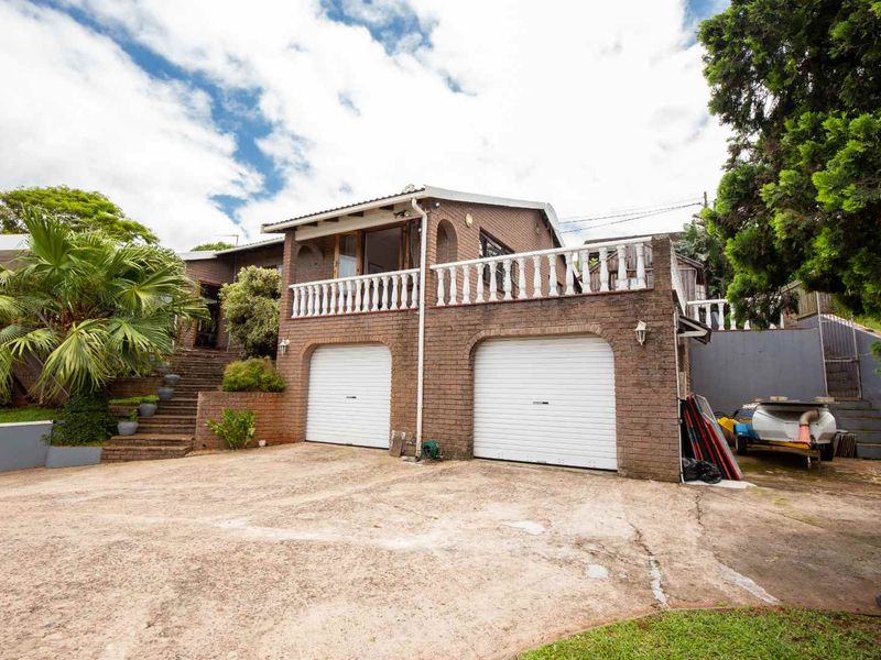 Immaculate elevated 3 bedroom home with stunning inland views - Photo 3