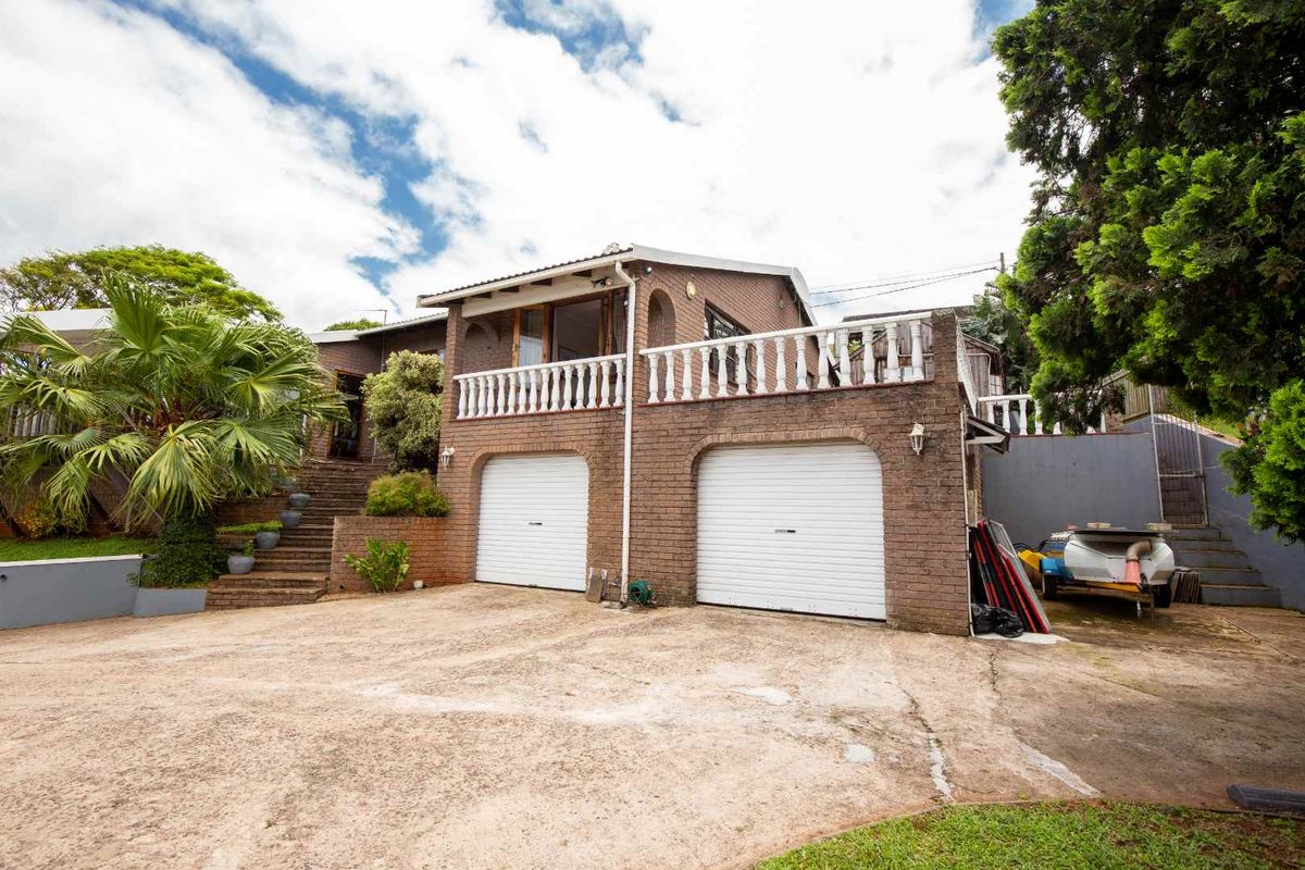 Immaculate elevated 3 bedroom home with stunning inland views - Photo 3
