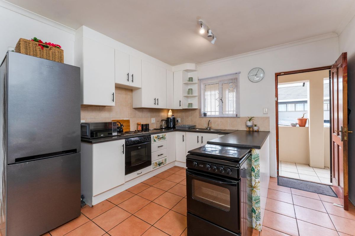 2 Bedroom Apartment Secure Parking - Photo 5