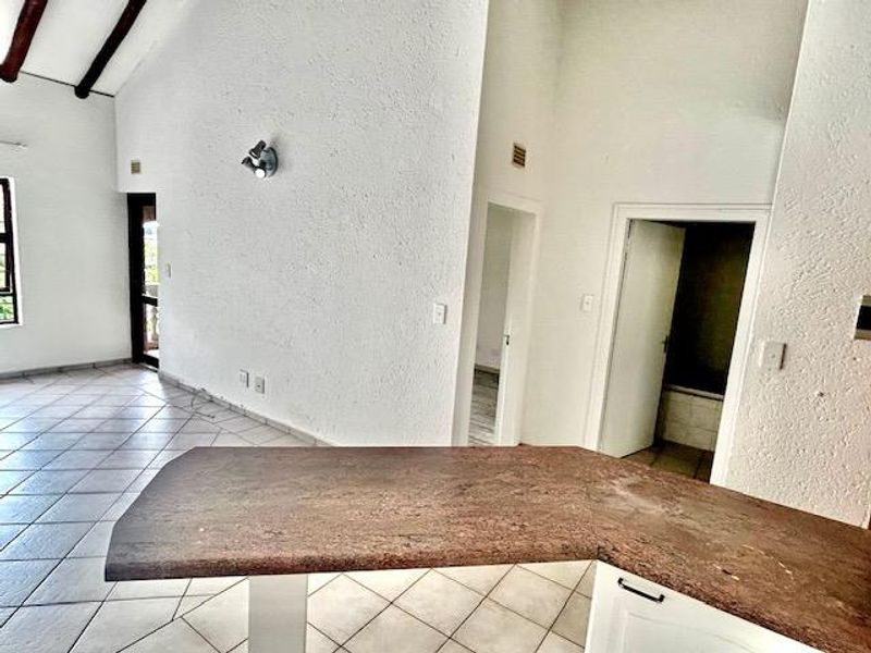 Beautiful Unfurnished One Bedroom apartment in Morningside FOR SALE - Photo 2