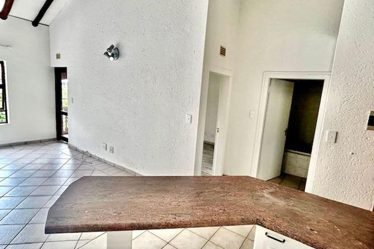 Beautiful Unfurnished One Bedroom apartment in Morningside FOR SALE - Photo 2