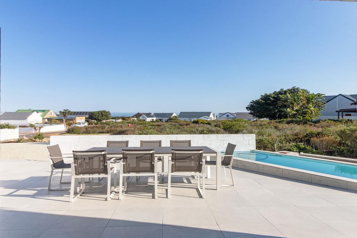 Endless Views, Fresh Sea Air, and Space to Unwind - Photo 3